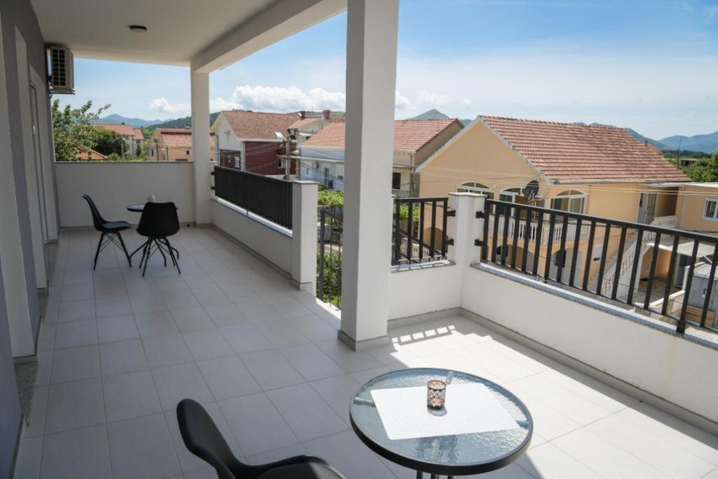 Apartments Tila Τρέμπινιε Εξωτερικό φωτογραφία