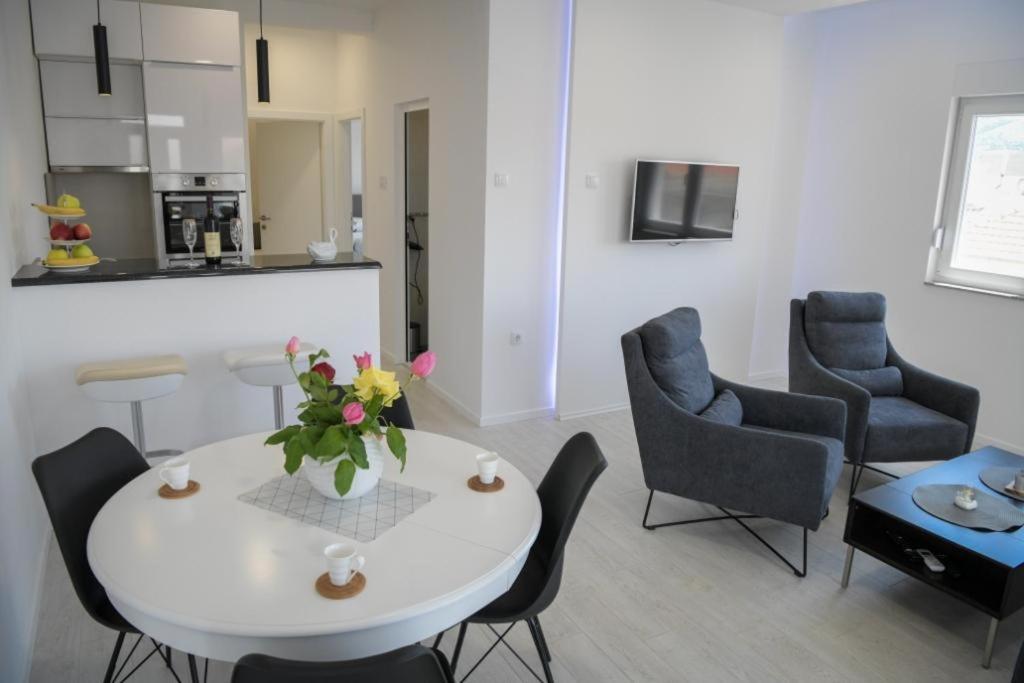 Apartments Tila Τρέμπινιε Εξωτερικό φωτογραφία