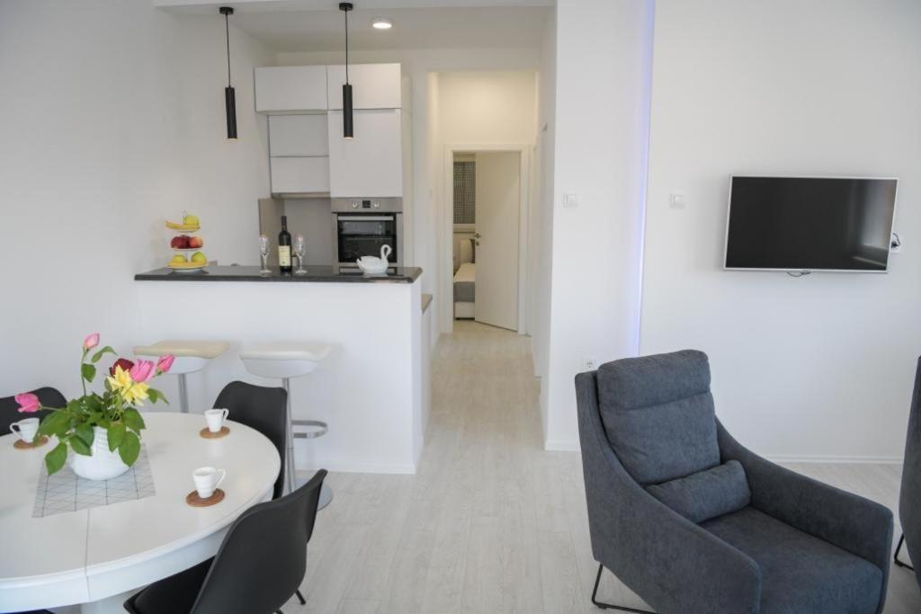 Apartments Tila Τρέμπινιε Εξωτερικό φωτογραφία